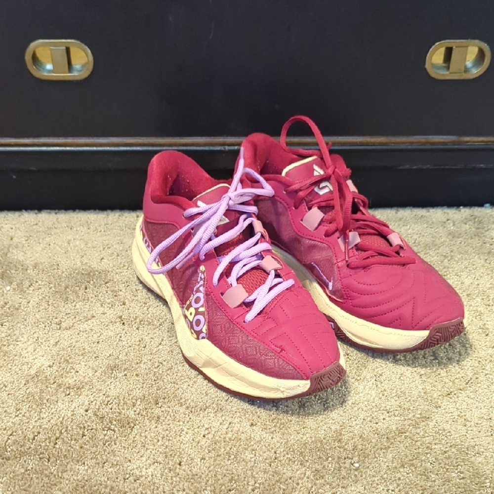 Nike Men's Burgundy and Beige Athletic Shoes